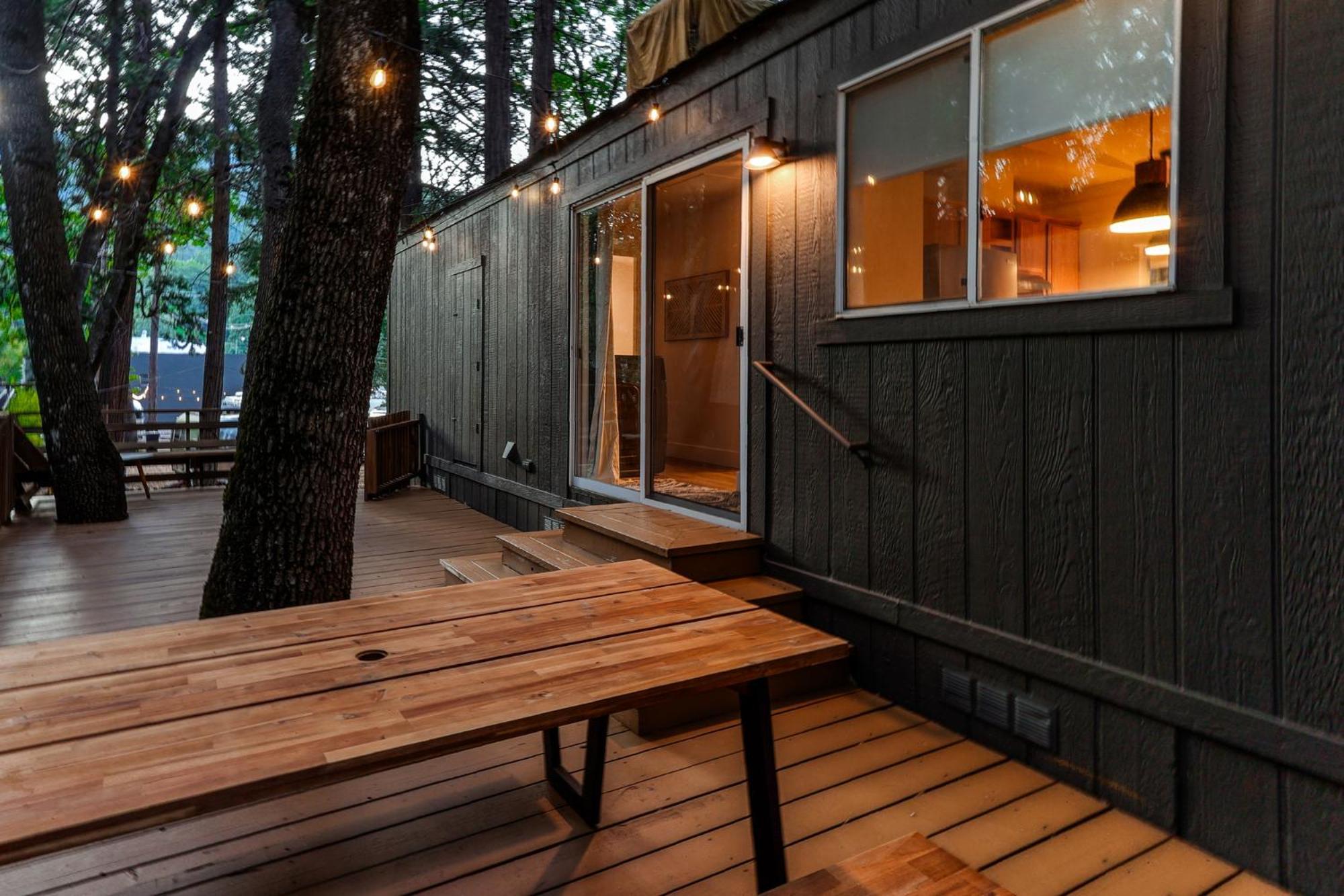 Cave Springs Resort Dunsmuir Exteriör bild